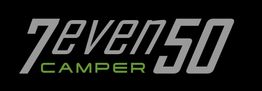 Logo mit der Schrift "7even50 Camper" in Grau und Grün auf schwarzem Hintergrund.