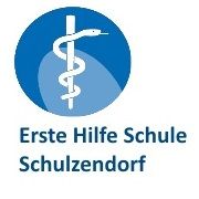 Logo der Erste Hilfe Schule Schulzendorf mit Äskulapstab auf blauem Hintergrund.