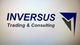 Logo mit blauem Text "INVERSUS Trading & Consulting" und einem blauen, grauen Pfeilsymbol.
