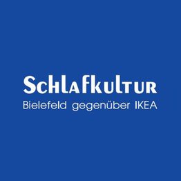 Blaues Bild mit weißem Text: "Schlafkultur Bielefeld gegenüber IKEA".