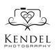 Logo van Kendel Photography, met camera en hartvormige lens in zwart-wit ontwerp.