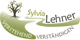 Logo mit Baum und Schriftzug: "Sylvia Lehner - Verstehend verständigen" in Grün und Braun.