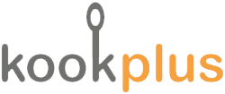 Logo van "kookplus" met een lepel als de letter "l," in grijs en oranje kleuren.