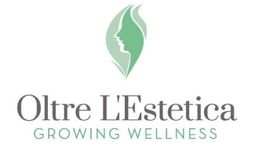 Logo con silhouette verde di un viso e testo: Oltre L'Estetica, Growing Wellness.