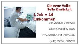 Ein Mann arbeitet am Laptop auf einem Bett. Text: "1 Job = 16 Einkommen. Arbeiten mit Internet."