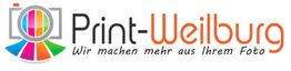 Logo von Print-Weilburg mit Slogan "Wir machen mehr aus Ihrem Foto" und Kamera-Symbol.