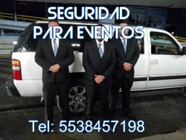 Tres hombres con traje frente a una camioneta con texto: "SEGURIDAD PARA EVENTOS Tel: 5538457198".
