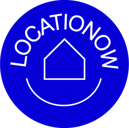 Imagen de un círculo azul con un ícono de casa y la palabra "LOCATIONOW" en blanco.