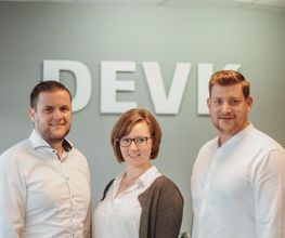 DEVK Versicherung: Jochen Verbeet Logo