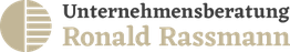 Logo von Unternehmensberatung Ronald Rassmann mit Halbkreis und Linien.