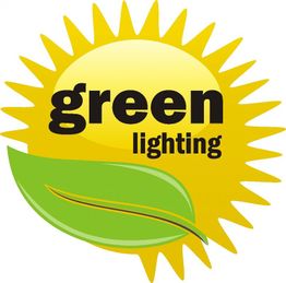 Sonnensymbol mit Schrift „green lighting“, darunter ein grünes Blatt.