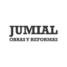 Logotipo de "Jumial Obras y Reformas" en texto negro sobre fondo blanco.