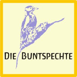 Ein stilisierter Specht auf einem Ast mit dem Text "Die Buntspechte".