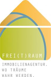 Logo einer Immobilienagentur in Hausform mit dem Text "Frei(t)raum" und Slogan: "Wo Träume wahr werden."