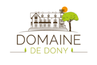 Logo "Domaine de Dony" avec maison, arbre et coucher de soleil.
