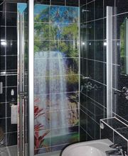 Dusche mit mit einer Fotofliesengestaltung aus Glas von Visiolith