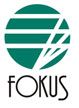 Grünes Logo mit stilisiertem Kreis und Linien, darunter der Schriftzug "FOKUS".