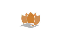 Eine Hand hält eine stilisierte orangene Lotusblume auf schwarzem Hintergrund.