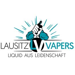 Logo einer Faust mit E-Zigarette, Text: Lausitz Vapers, Liquid aus Leidenschaft.