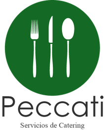 Logotipo de Peccati: cubiertos en círculo verde, texto "Servicios de Catering" debajo.