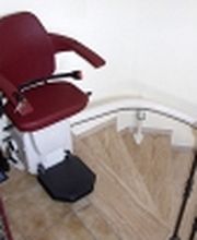 Montierter Kurven Treppenlift
