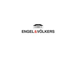 Logo von Engel & Völkers mit stilisiertem Gebäude darüber.