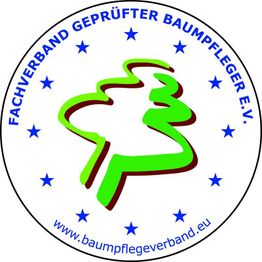 Logo des Fachverbands Geprüfter Baumpfleger e.V. mit Baumkontur und blauen Sternen.