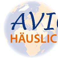 Graphik mit Weltkugel im Hintergrund; Text: AVIC HÄUSLIC.
