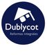 Logotipo de Dublycot, reformas integrales, con una casa estilizada sobre fondo azul.