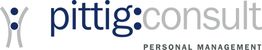 Logo mit Schriftzug: "pittig:consult PERSONAL MANAGEMENT" und stilisiertem blauen Symbol links.