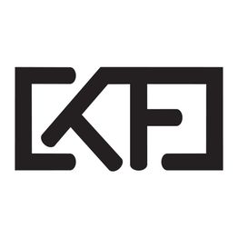 Logo noir avec les lettres C et F stylisées entre crochets rectangulaires.