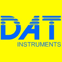 "Logo di DAT Instruments con testo blu su sfondo giallo brillante."