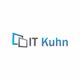 IT-Unternehmen-Logo mit stilisierten blauen und grauen Quadraten und Schriftzug "IT Kuhn".