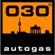 Schwarzes Logo mit Berliner Skyline, Text "030 autogas" auf orangefarbenem Hintergrund.