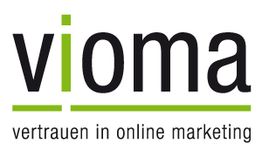 Logo mit Text "vioma - vertrauen in online marketing" in schwarzer und grüner Schrift.