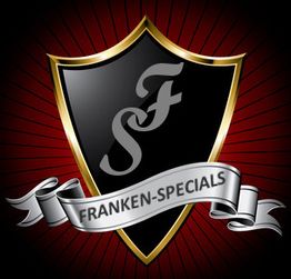 Schwarzes Wappen mit goldener Umrandung und "F", darunter Band mit "FRANKEN-SPECIALS".