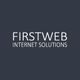 Logo mit Text "FIRSTWEB INTERNET SOLUTIONS" auf dunkelgrauem Hintergrund.