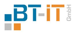 Logo mit blauem und orangefarbenem Text "BT-IT GmbH" und farbigen Quadraten links.