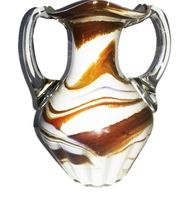 mundgeblasene Glasvasen und Schalen