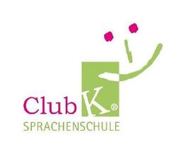 Logo der Club K Sprachschule mit grünem K und pinkem Smiley.