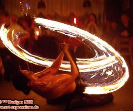 FIRE TWISTER Feuerkünstler Feuerspucker Feuerschlucker Feuershow Feuerartistik Feuertanz Feuerperfor