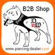 Zeichnung eines Hundes mit Geschirr, B2B Shop Text, Webseite link: www.piercing-dealer.com