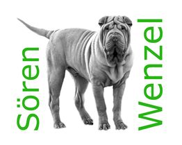Ein Shar-Pei-Hund steht zwischen grünen Schriftzügen "Sören" und "Wenzel".