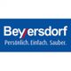 Logo mit Schriftzug "Beyersdorf" und Slogan "Persönlich. Einfach. Sauber." auf blauem Hintergrund.