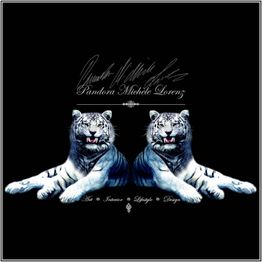 Zwei weiße Tiger auf schwarzem Hintergrund, darunter Schriftzug: "Pandora Michele Lorenz".