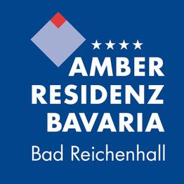 Logo des Amber Residenz Bavaria, Bad Reichenhall, mit vier Sternen auf blauem Hintergrund.