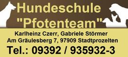 Banner der Hundeschule "Pfotenteam" mit Kontaktinfos und Telefonnummer.