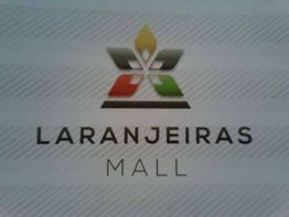 Logo do Laranjeiras Mall com um design colorido acima do nome.