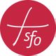 Rotes Logo mit weißem Schriftzug "f sfo" und einem geschwungenen Kreuz.