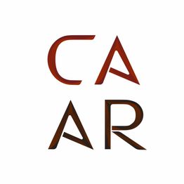 Logo con le lettere "CA" in alto e "AR" in basso, in stile moderno e sfumatura marrone-rossa.